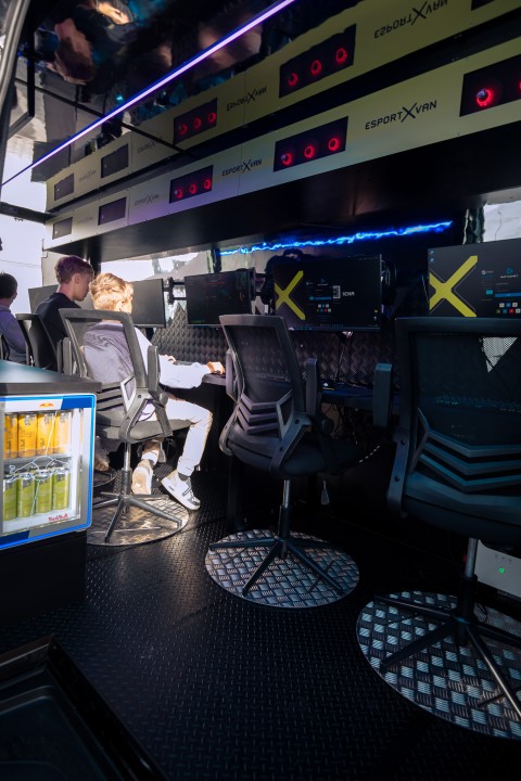 První jízdy s novým CLA a rodinou EQ (foto 56)