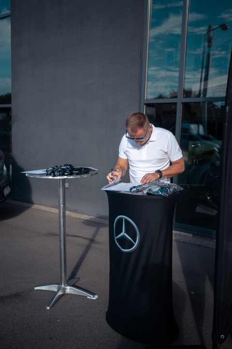 První jízdy s novým CLA a rodinou EQ (foto 57)