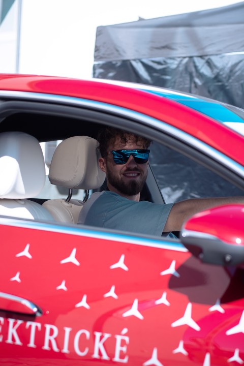 První jízdy s novým CLA a rodinou EQ (foto 78)