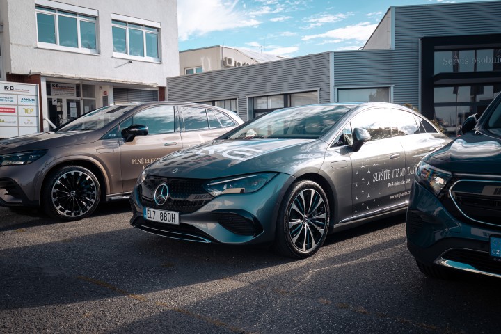 První jízdy s novým CLA a rodinou EQ (foto 4)