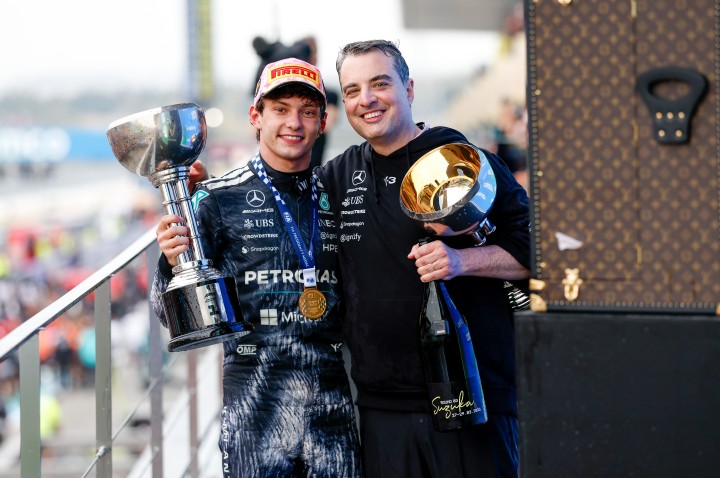 Mercedes-Benz potvrzuje svou dominanci. Tři vítězství v řadě (foto 2)