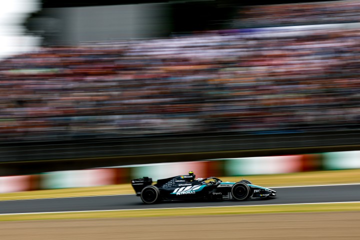 Mercedes-Benz potvrzuje svou dominanci. Tři vítězství v řadě (foto 4)