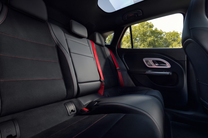 Zcela nové Mercedes-Benz GLA (foto 9)