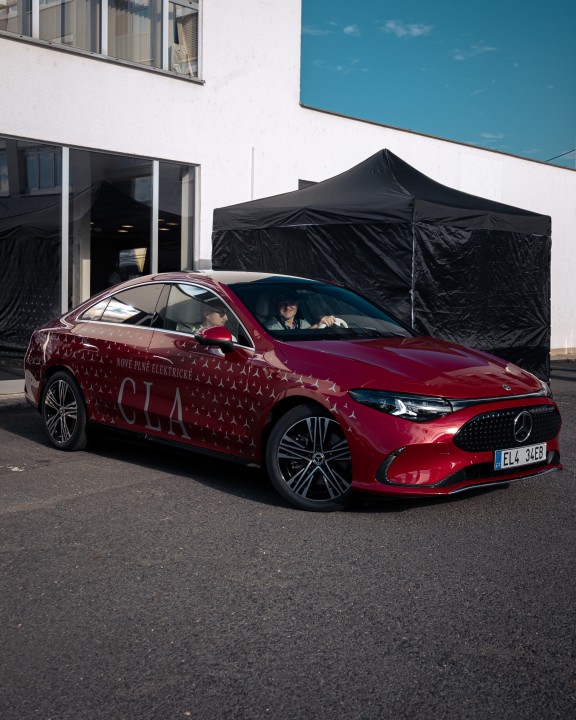 První jízdy s novým CLA a rodinou EQ (foto 49)