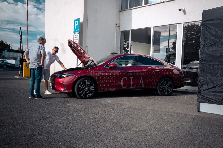 První jízdy s novým CLA a rodinou EQ (foto 50)