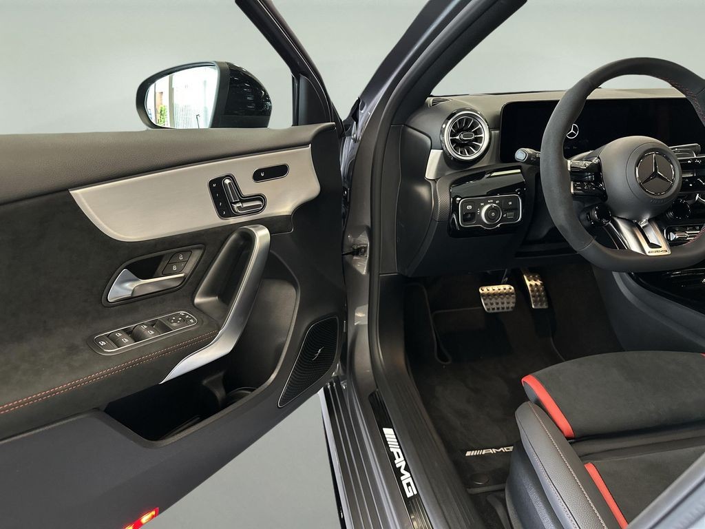 Mercedes-Benz AMG A 45 S 4MATIC+ (foto 12)