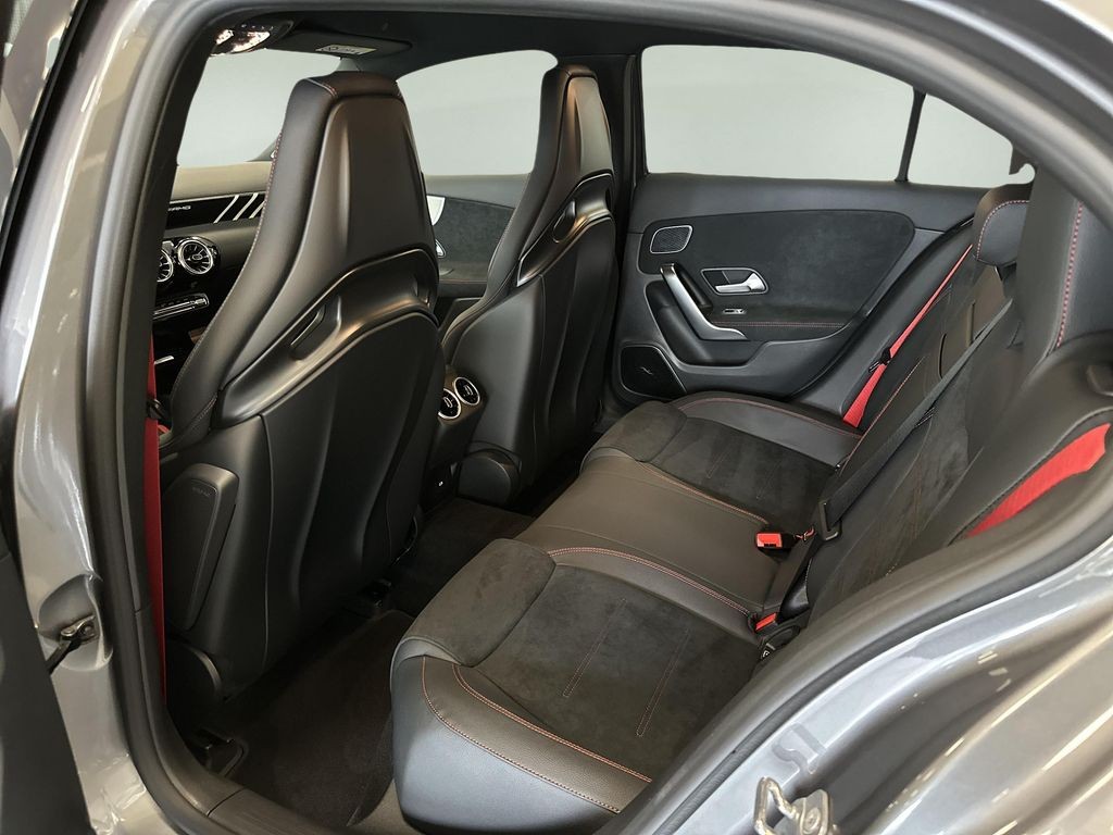 Mercedes-Benz AMG A 45 S 4MATIC+ (foto 13)