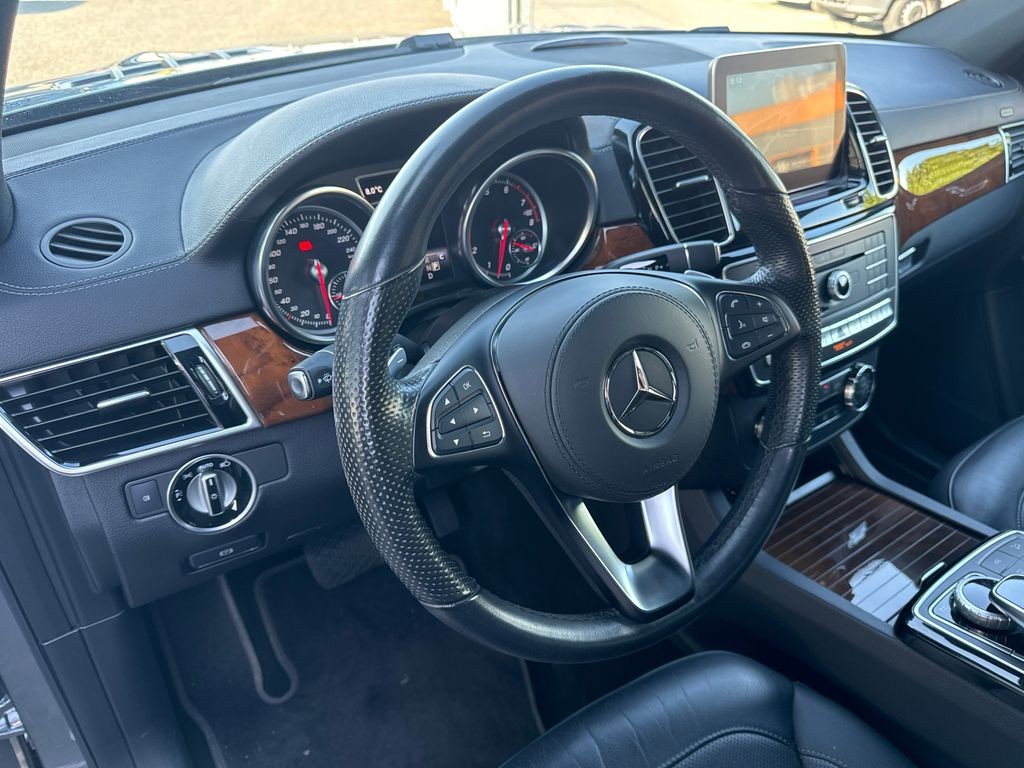 Mercedes-Benz GLS 500 AMG paket (foto 9)
