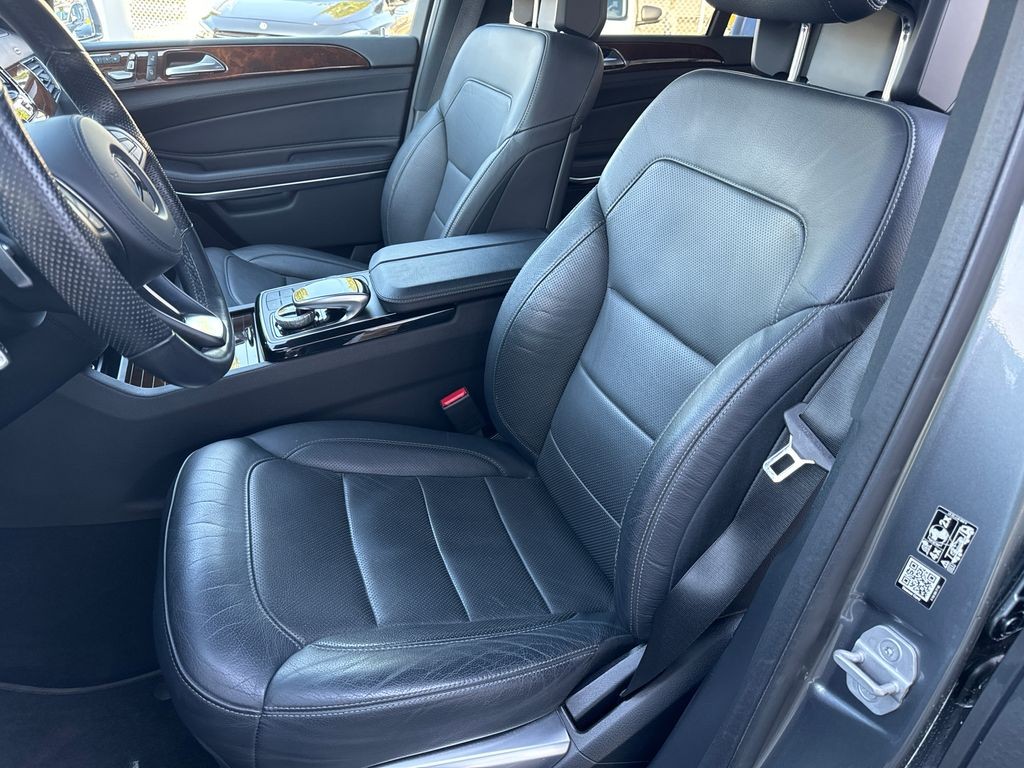 Mercedes-Benz GLS 500 AMG paket (foto 12)