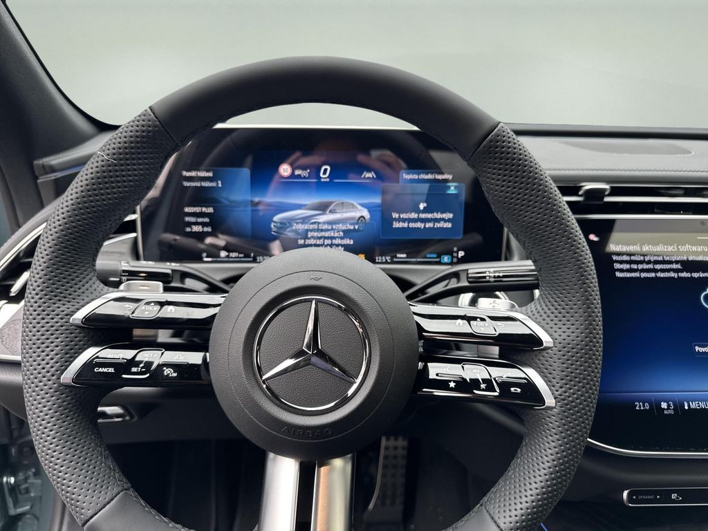 Mercedes-Benz E 200 4MATIC (foto 9)