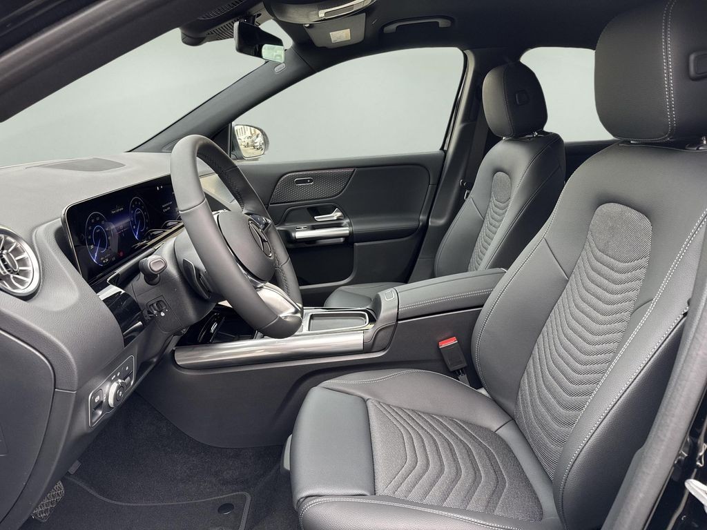 Mercedes-Benz EQA 250+ (foto 12)