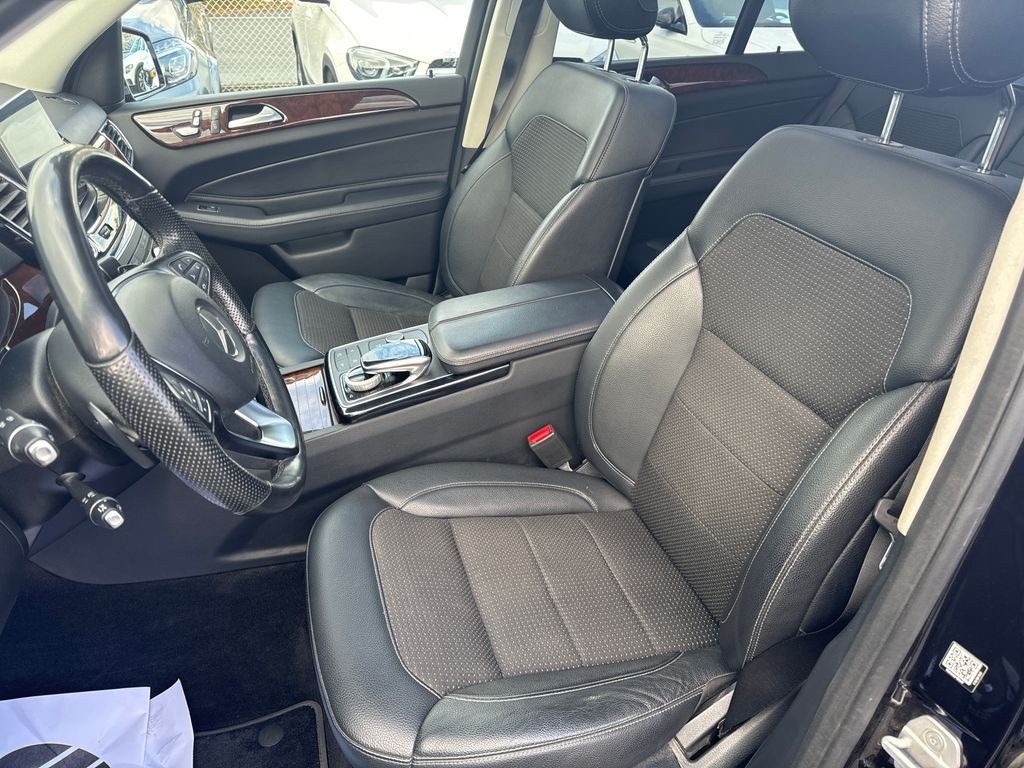 Mercedes-Benz GLE 350 350d 4MATIC AMG paket (foto 12)