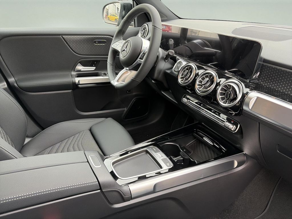 Mercedes-Benz EQB 250+ (foto 11)