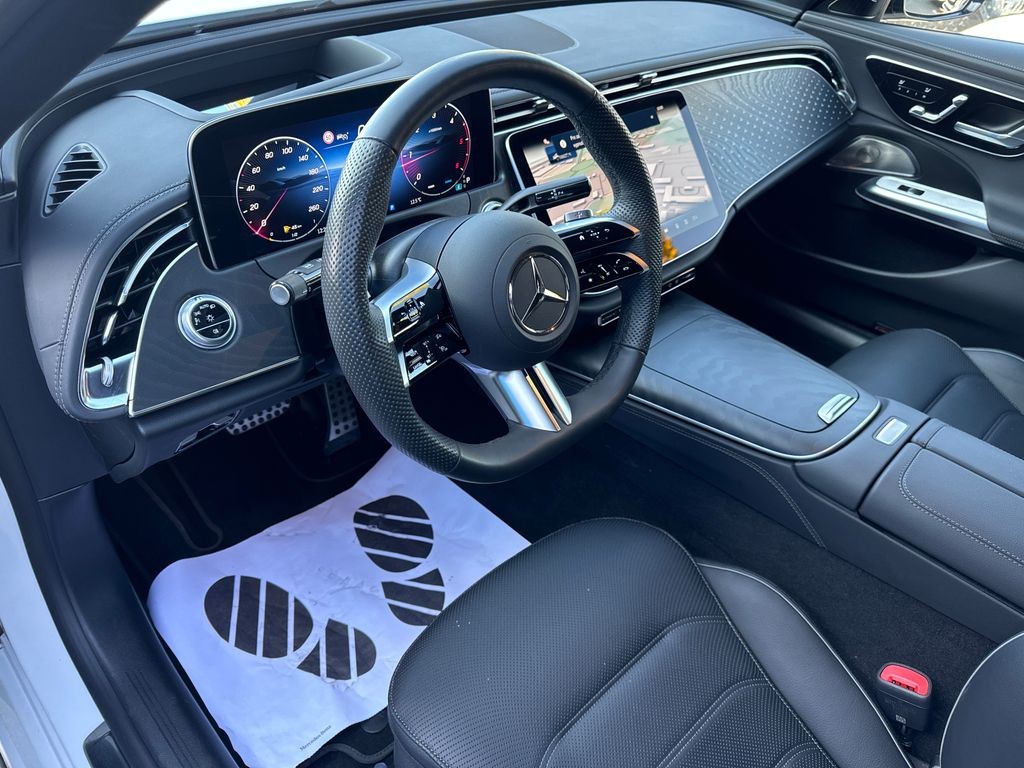 Mercedes-Benz E 220 220d 4Matic AMG paket (foto 10) Mercedes-Benz E 220 220d 4Matic AMG paket (foto 10)