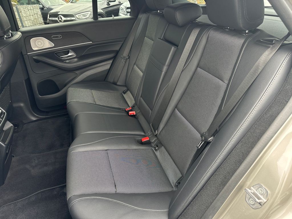 Mercedes-Benz GLE 400 400d 4MATIC AMG paket (foto 13) Mercedes-Benz GLE 400 400d 4MATIC AMG paket (foto 13)