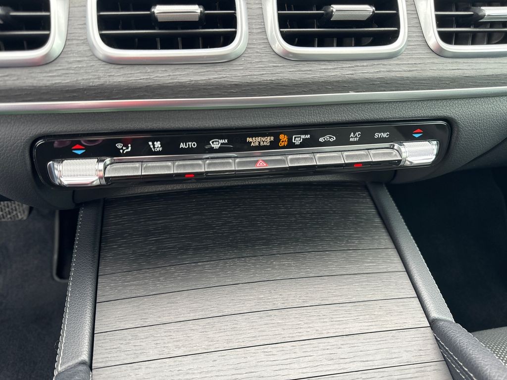 Mercedes-Benz GLE 400 400d 4MATIC AMG paket (foto 15) Mercedes-Benz GLE 400 400d 4MATIC AMG paket (foto 15)