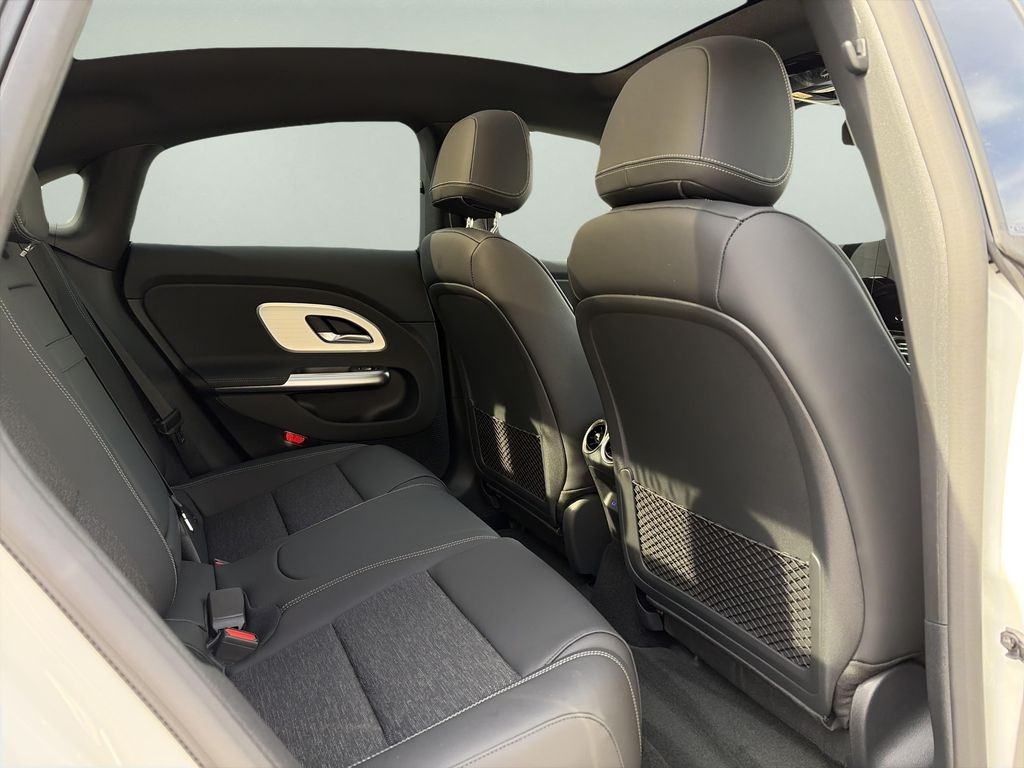 Mercedes-Benz CLA 250+  EQ (foto 13)