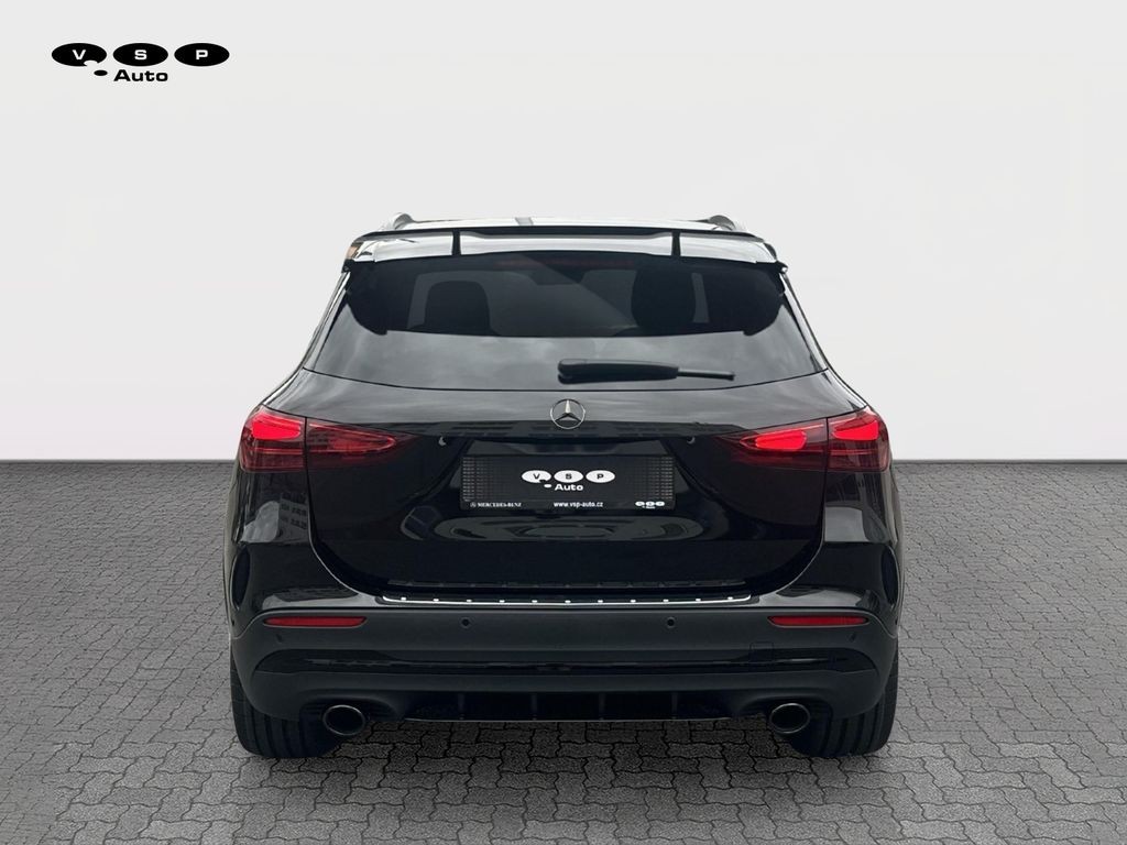 Mercedes-Benz GLA 35 AMG (foto 3)