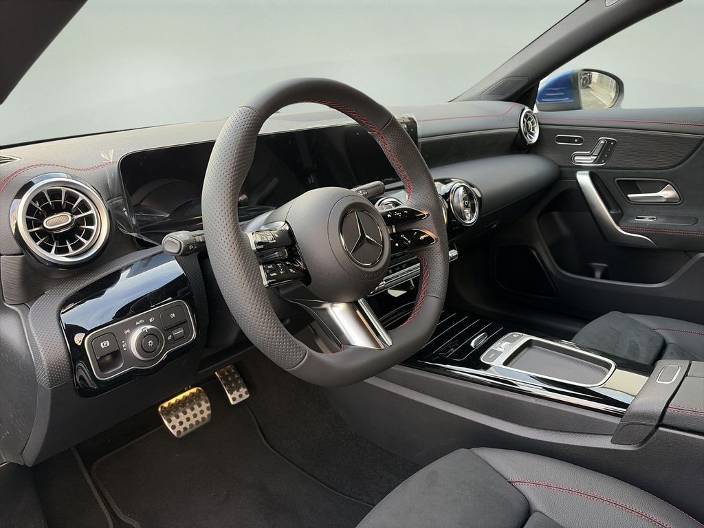 Mercedes-Benz CLA 200 d Shooting Brake AMG Style Edition (foto 8)