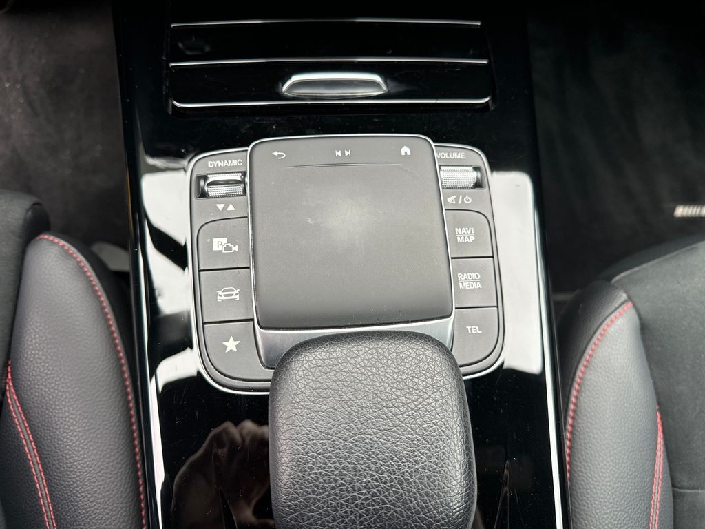 Mercedes-Benz CLA 180 AMG paket 180 (foto 15)