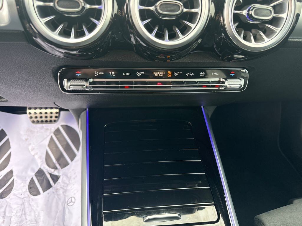 Mercedes-Benz GLB 200 AMG paket 200d 4MATIC (foto 14)