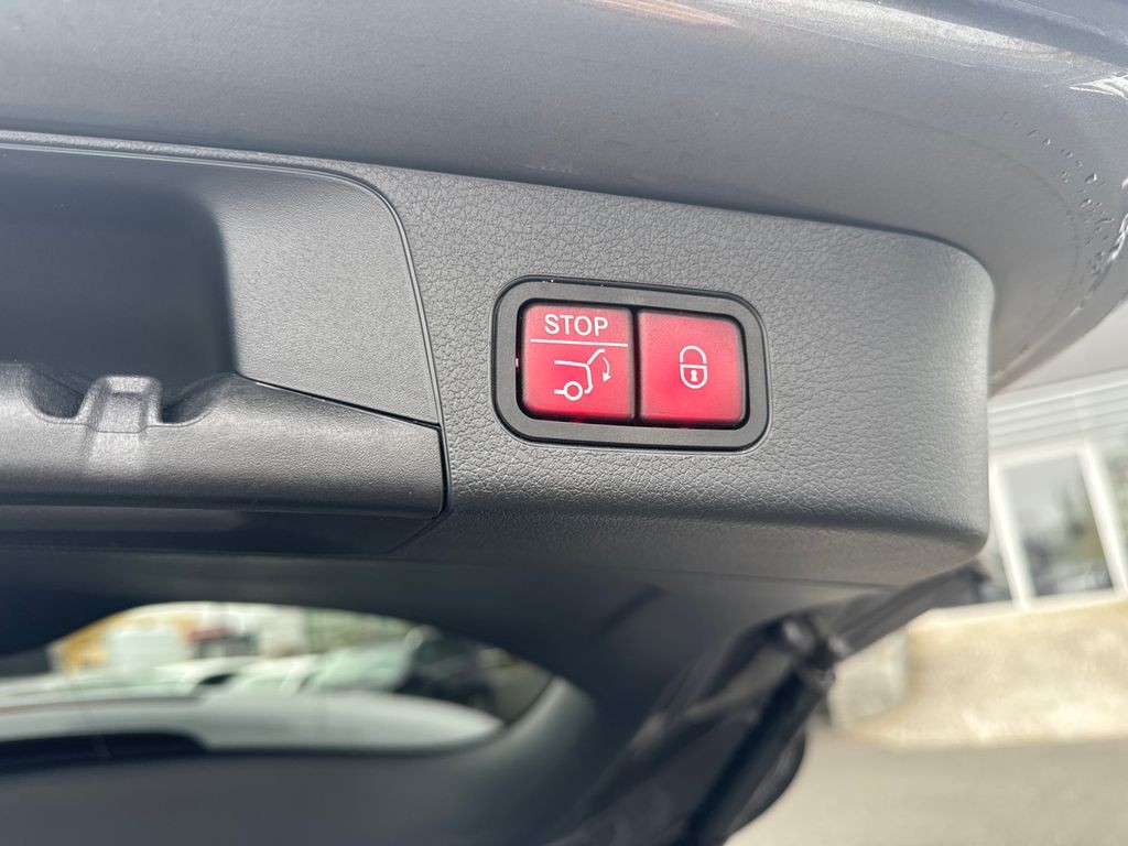 Mercedes-Benz GLB 200 AMG paket 200d 4MATIC (foto 20)