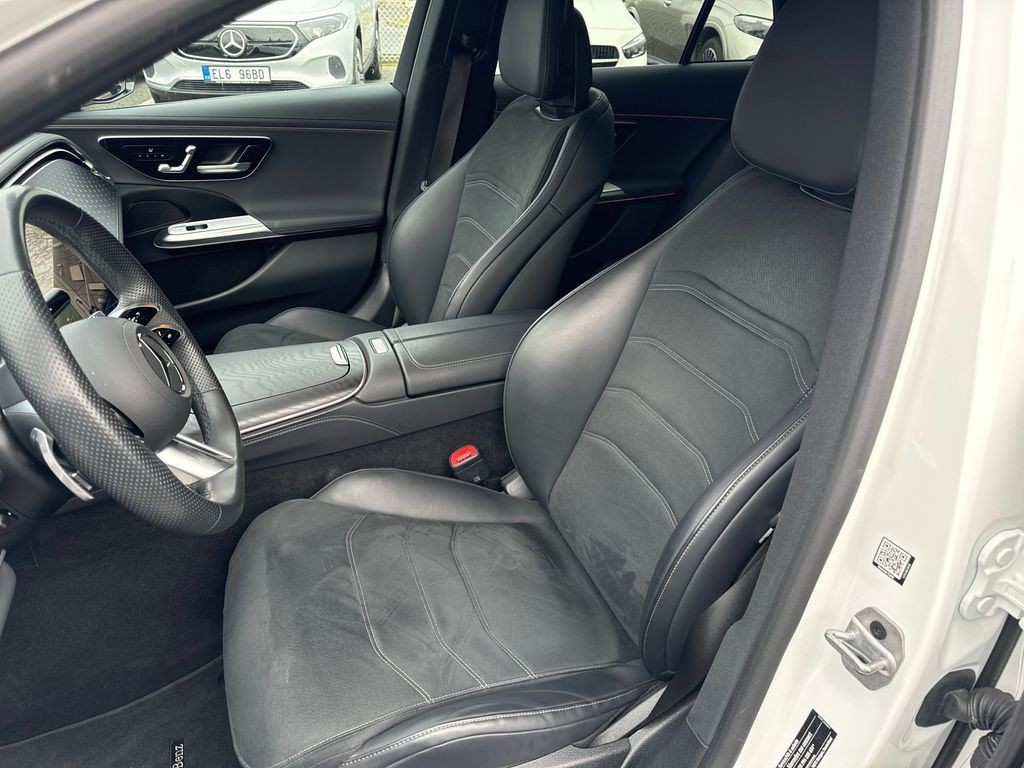 Mercedes-Benz E 300 AMG paket 300 de 4MATIC T (foto 11)