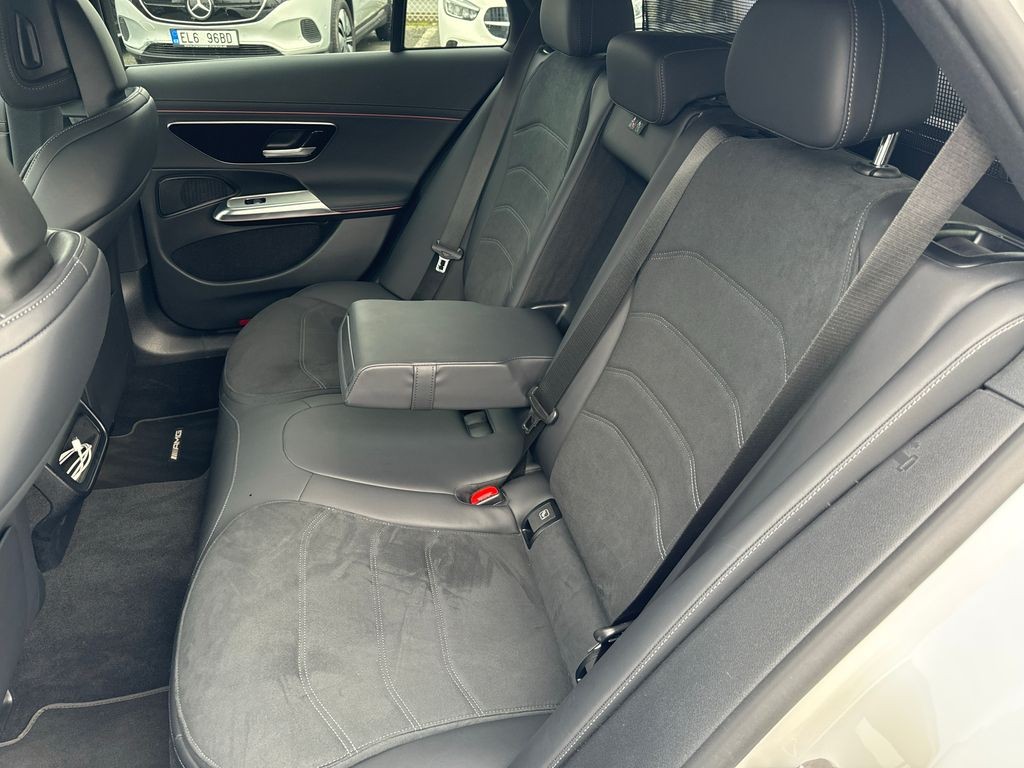 Mercedes-Benz E 300 AMG paket 300 de 4MATIC T (foto 12)