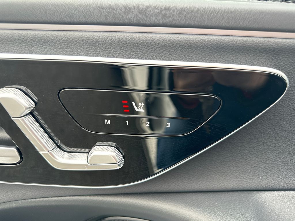 Mercedes-Benz E 300 AMG paket 300 de 4MATIC T (foto 15)