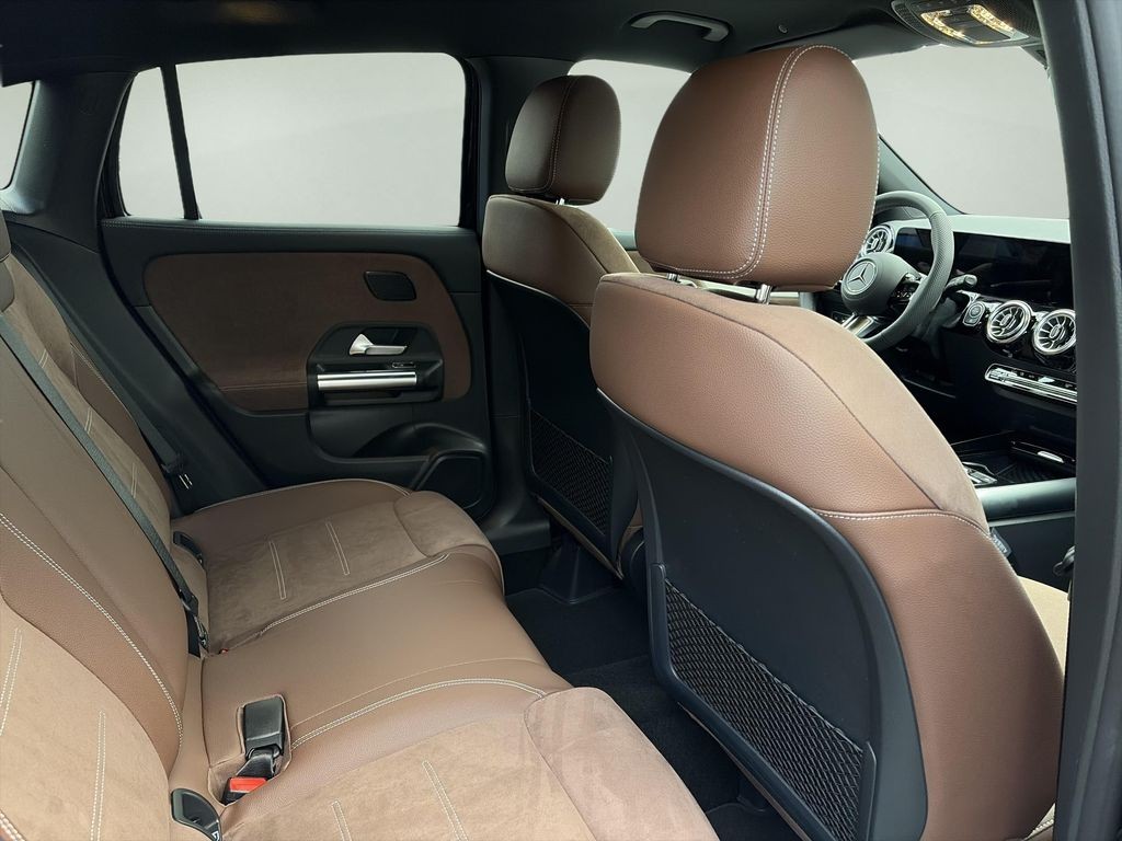 Mercedes-Benz GLA 200 AMG Style Edition (foto 13)