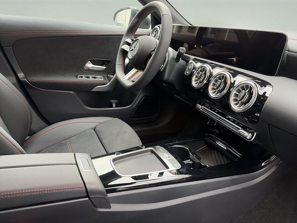 Mercedes-Benz CLA 200 d AMG Style Edition (foto 11)