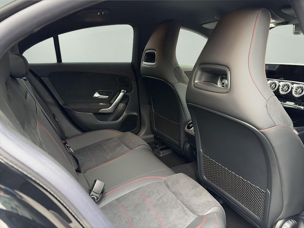 Mercedes-Benz CLA 200 d AMG Style Edition (foto 13)