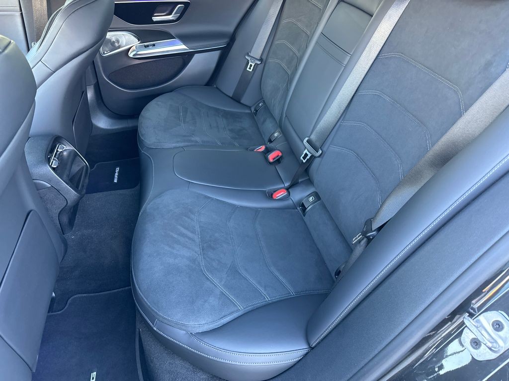 Mercedes-Benz E 220 AMG paket 220d 4MATIC (foto 12)