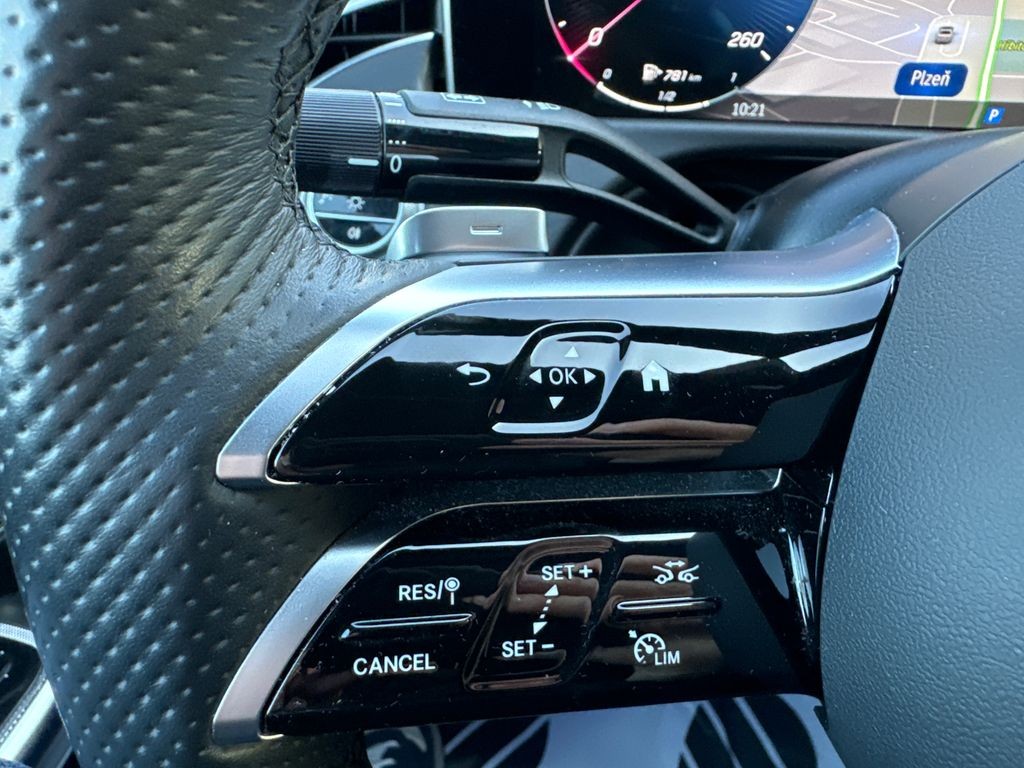 Mercedes-Benz E 220 AMG paket 220d 4MATIC (foto 17)