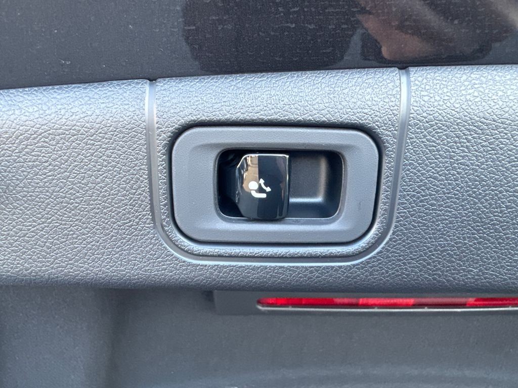 Mercedes-Benz E 220 AMG paket 220d 4MATIC (foto 19)