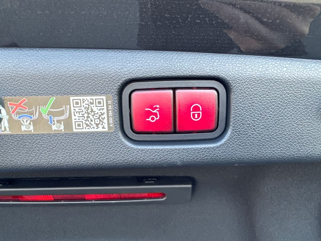 Mercedes-Benz E 220 AMG paket 220d 4MATIC (foto 20)