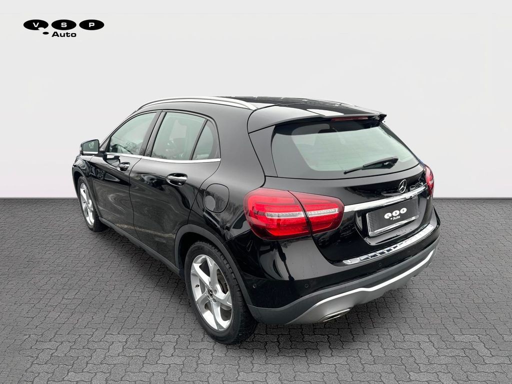 Mercedes-Benz GLA 200 URBAN paket 200d 4MATIC (foto 2)