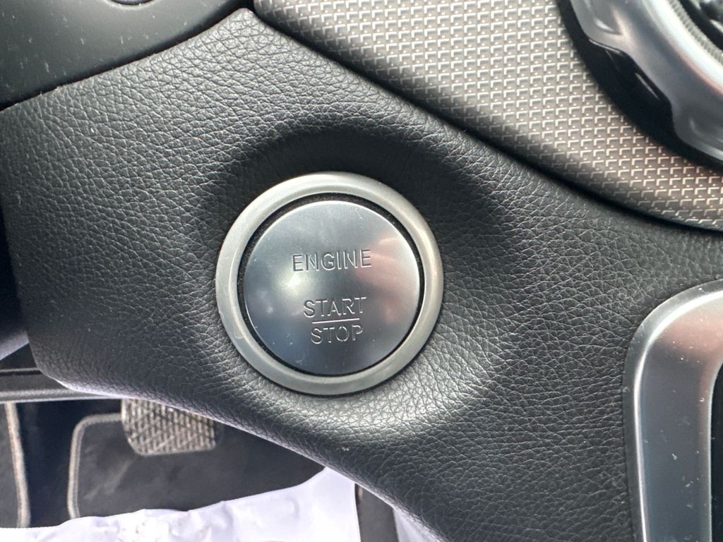 Mercedes-Benz GLA 200 URBAN paket 200d 4MATIC (foto 16)