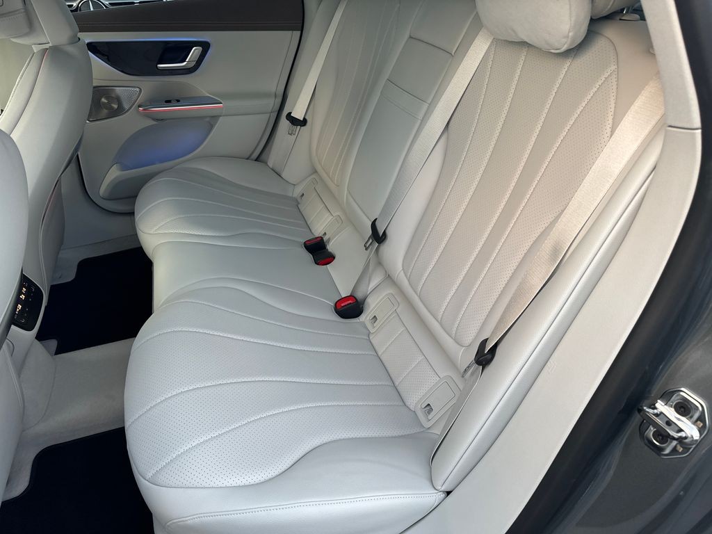 Mercedes-Benz EQE Electric Art Edition 350 4MATIC (foto 13)