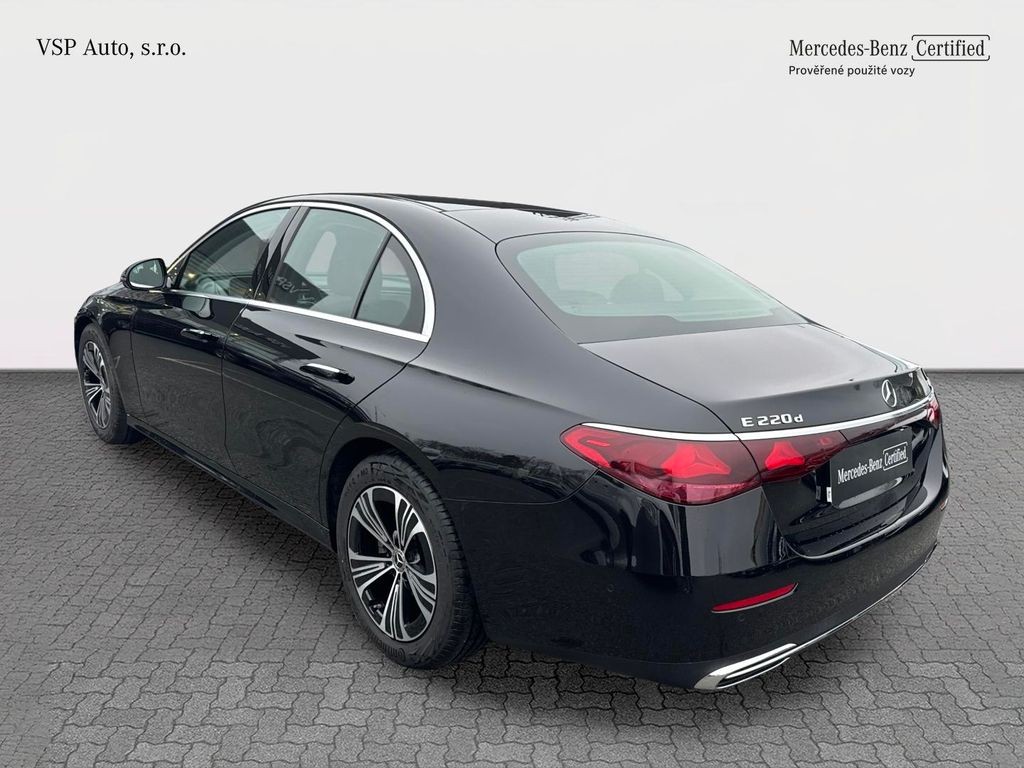 Mercedes-Benz E 220 AVANTGARDE 220d 4MATIC (foto 2)