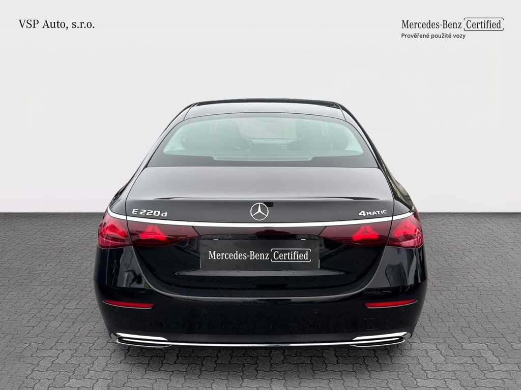 Mercedes-Benz E 220 AVANTGARDE 220d 4MATIC (foto 3)