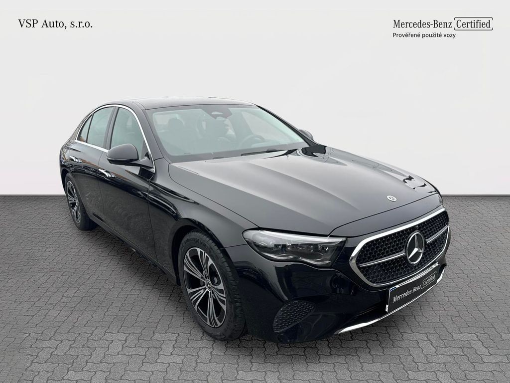 Mercedes-Benz E 220 AVANTGARDE 220d 4MATIC (foto 6)