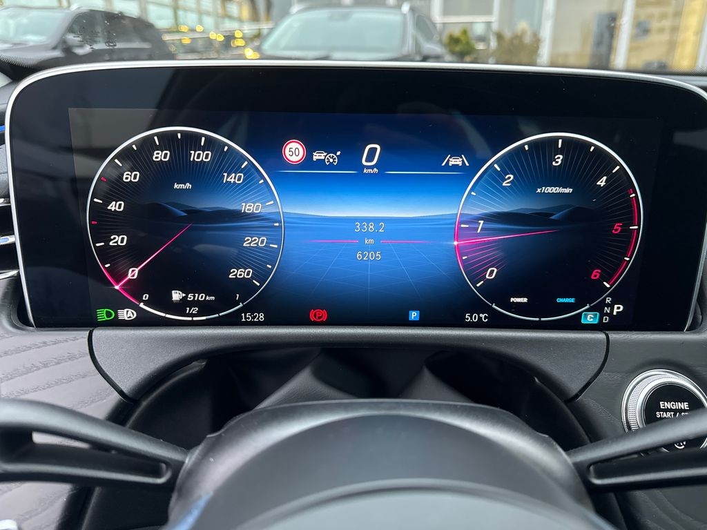 Mercedes-Benz E 220 AVANTGARDE 220d 4MATIC (foto 9)