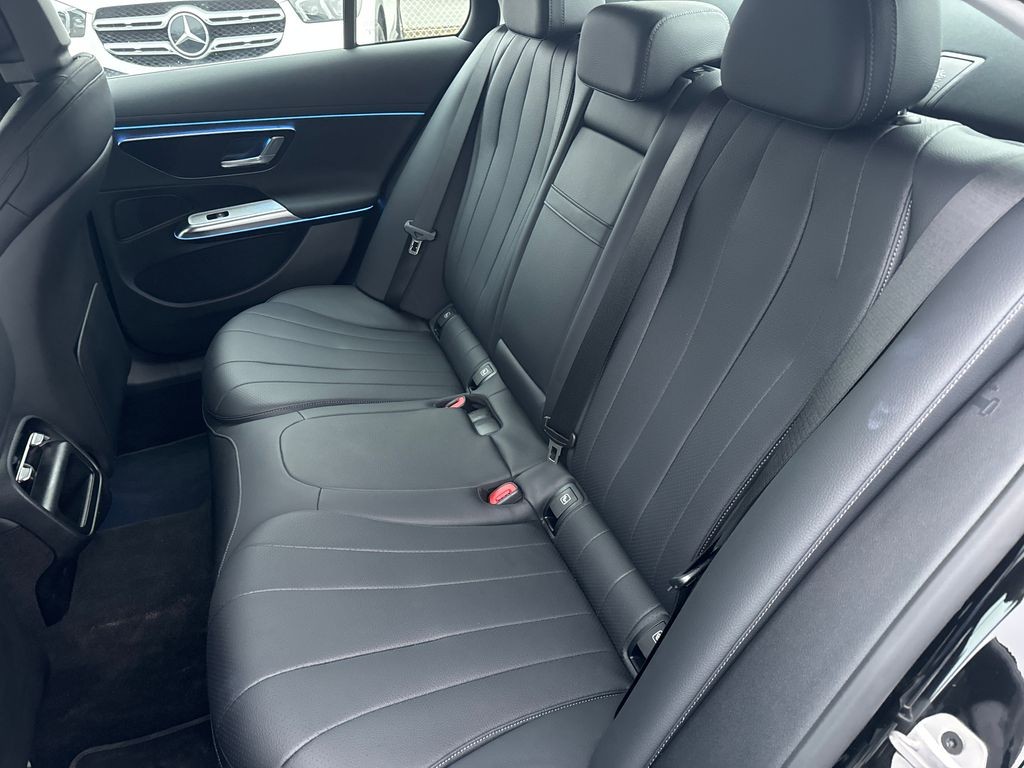 Mercedes-Benz E 220 AVANTGARDE 220d 4MATIC (foto 13)