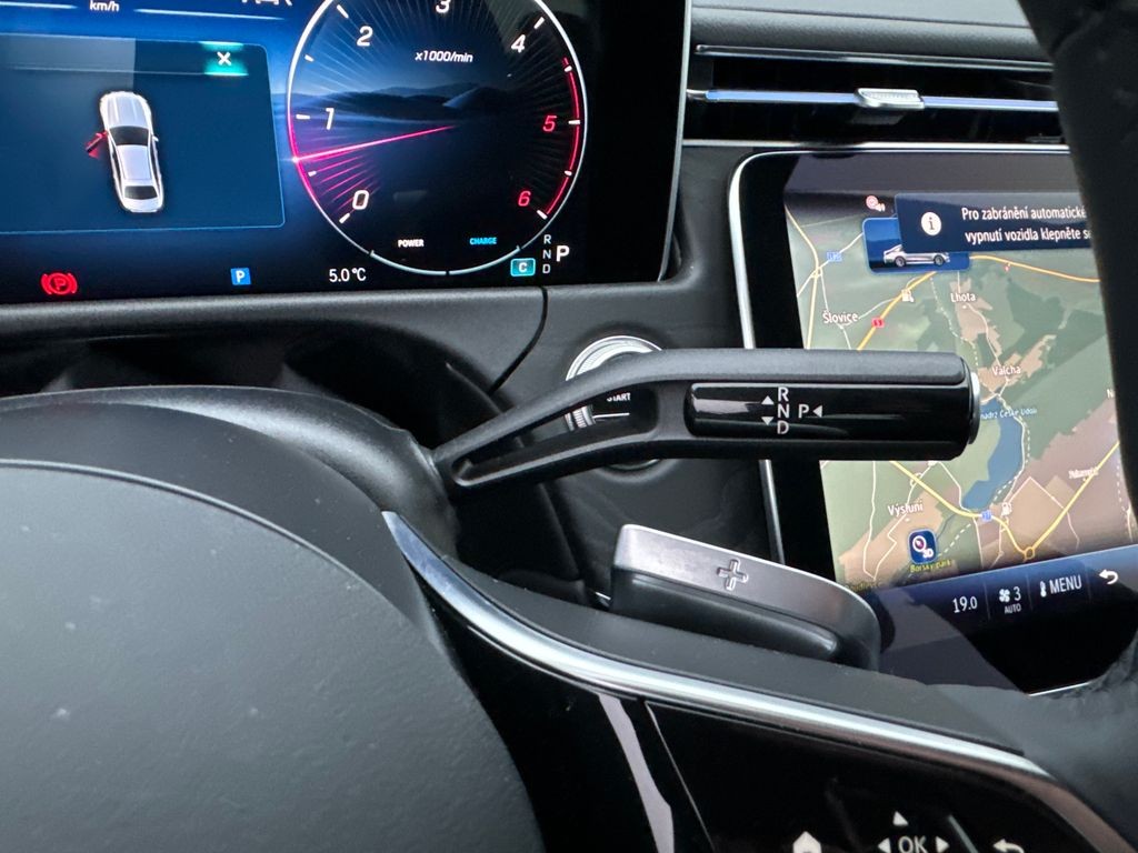 Mercedes-Benz E 220 AVANTGARDE 220d 4MATIC (foto 18)