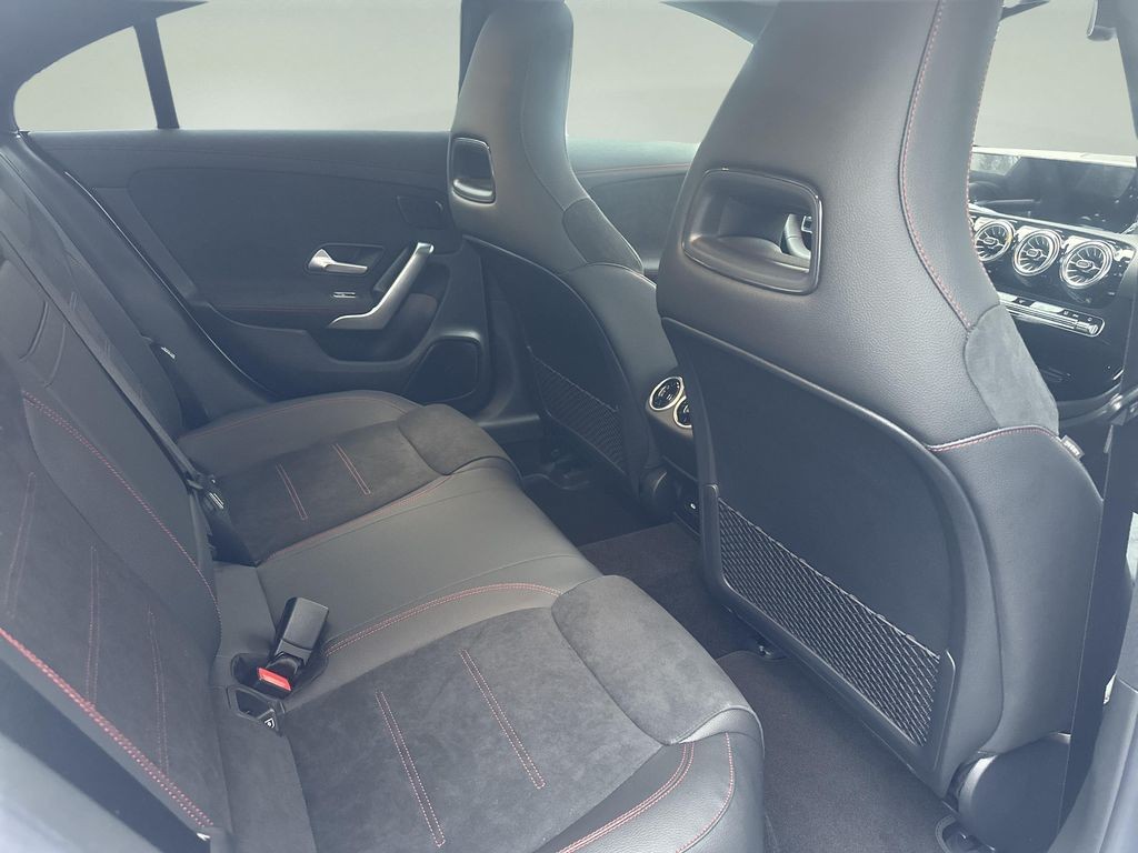 Mercedes-Benz CLA 200 d AMG Style Edition (foto 13)