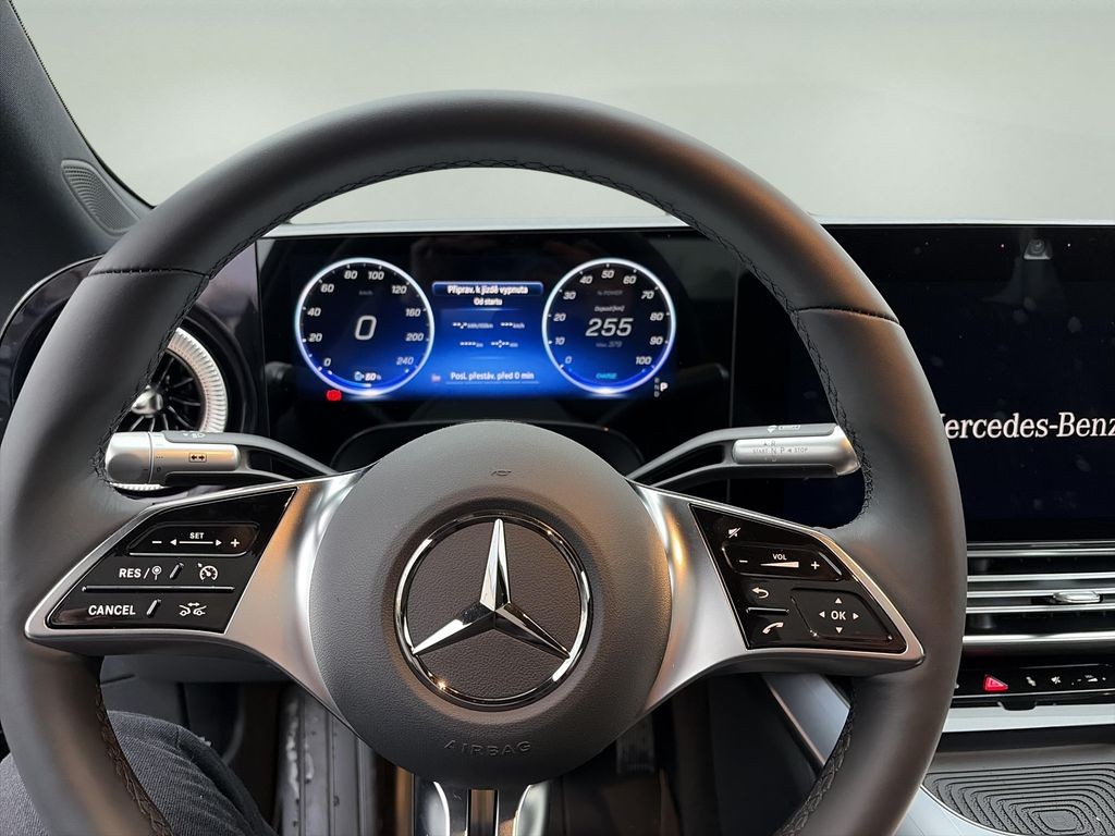 Mercedes-Benz CLA 200 350 4M EQ (foto 9)