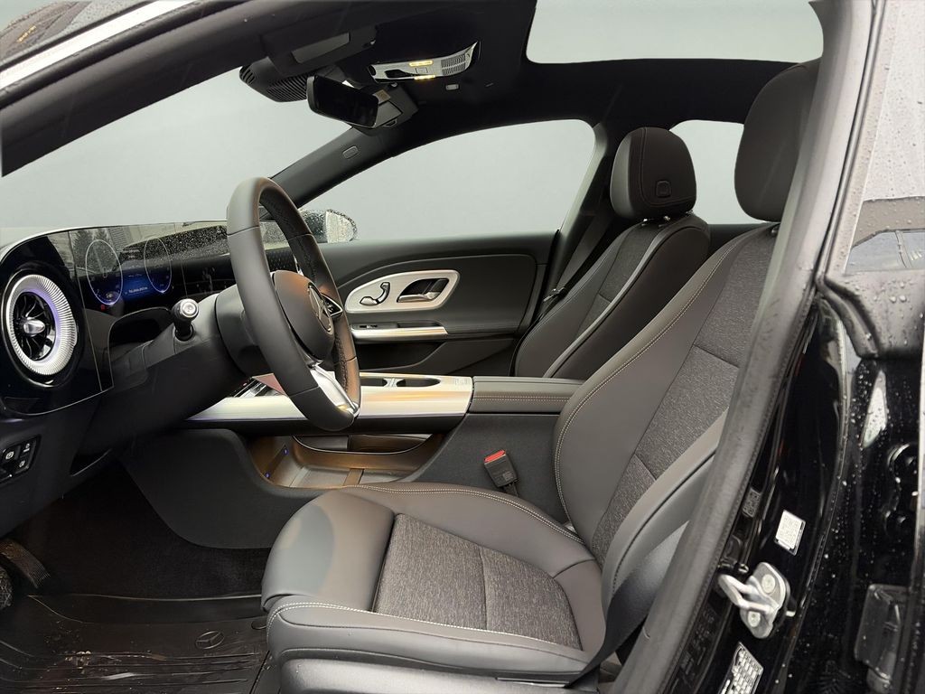 Mercedes-Benz CLA 200 350 4M EQ (foto 12)