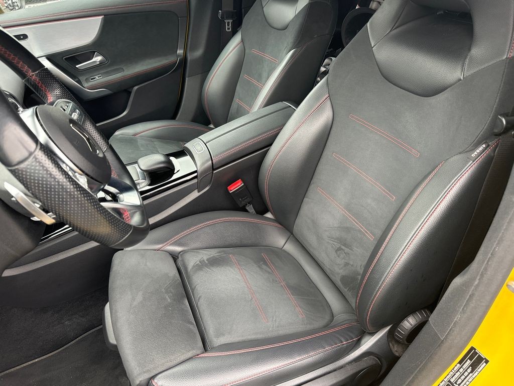 Mercedes-Benz CLA 180 AMG paket 180 (foto 10)