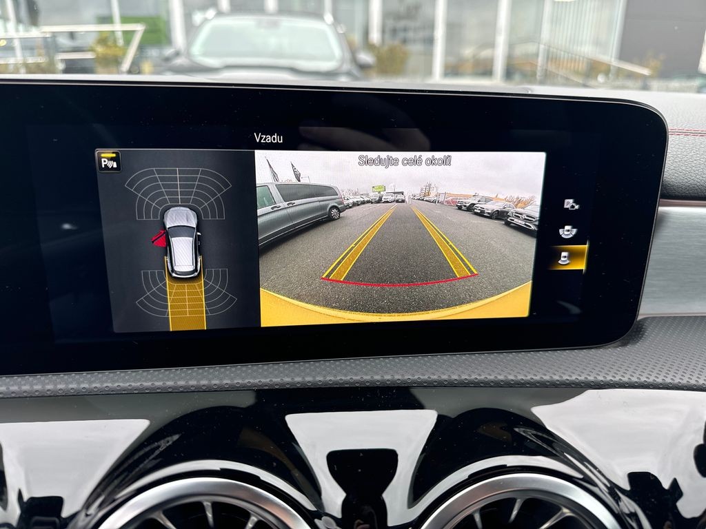 Mercedes-Benz CLA 180 AMG paket 180 (foto 17)